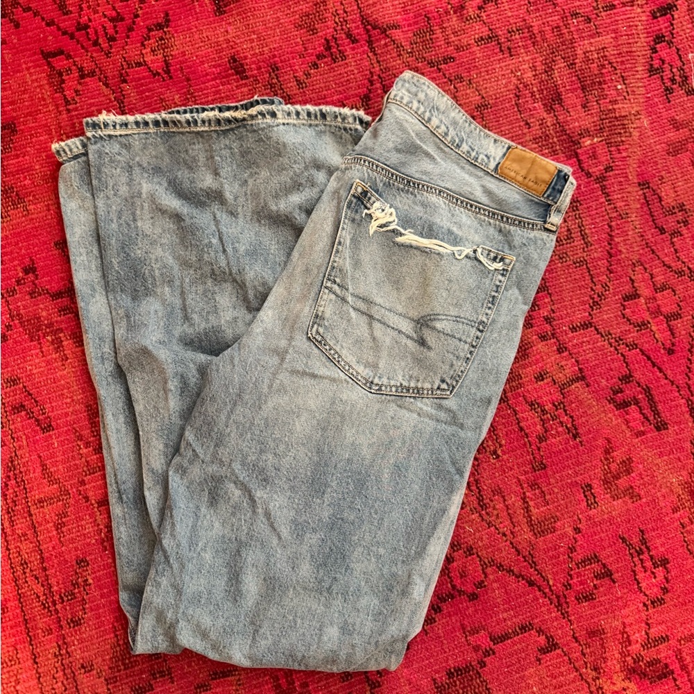 American Eagle Outfitters Light Blue Relaxed Jeans